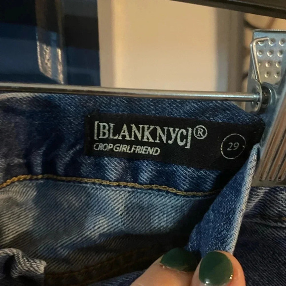 BLANK NYC Crop Girlfriend Two Tone Color Jeans Size 29 - Picture 6 of 10